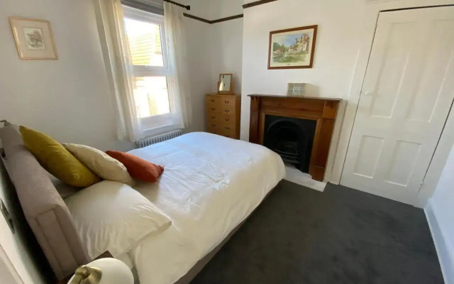 Cosy 2 Bedroom House