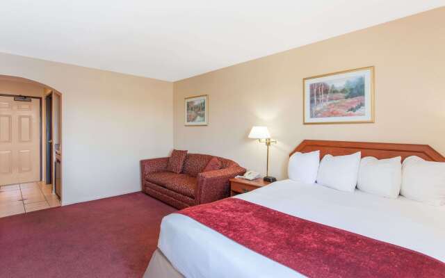 Ramada by Wyndham Fresno Northwest