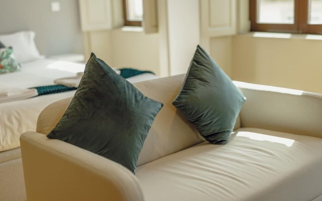 Legacy Oporto Design Apartment F by Vacationy