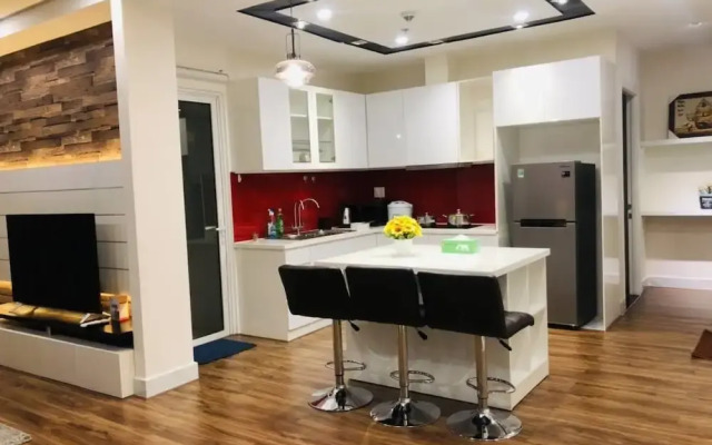 Sunrise City Alms Luxury Apartment