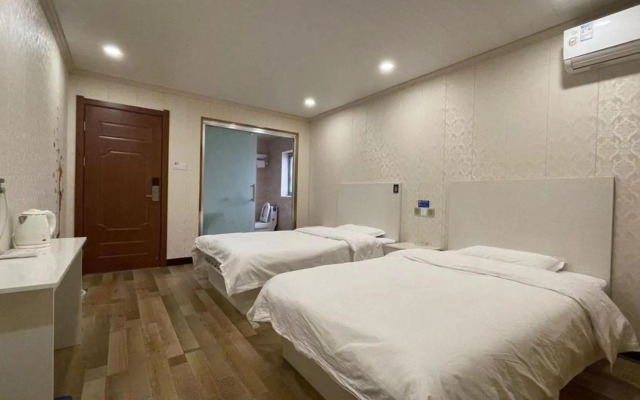 Qinghuaci Hotel