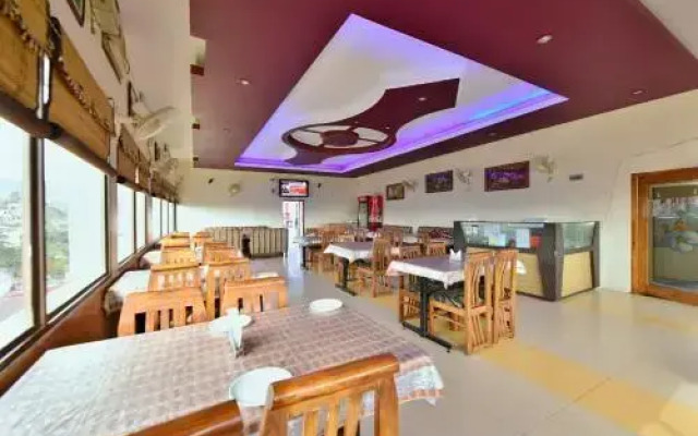 Hotel City Heart  By OYO Rooms