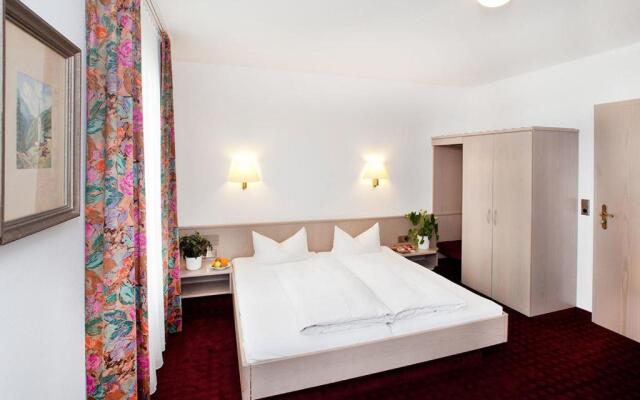 Hotel und Gästehaus Kreuz