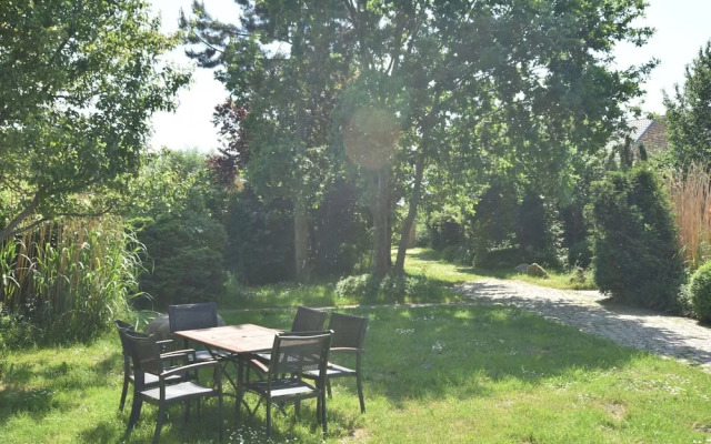 Rustic-style Apartment in Buschenhagen With Garden