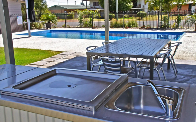Barcaldine Country Motor Inn