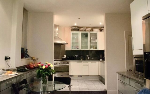 Stunning 4 Bedroom Flat in Sloane Square