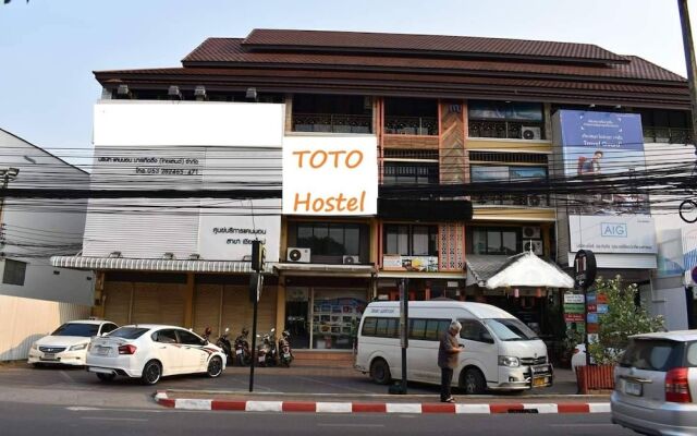 Toto Hostel