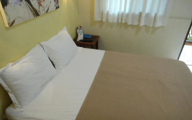 OYO 676 Casa Fuerte Bed And Breakfast