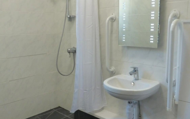 Farnham House Hotel