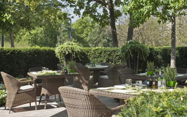 Four Seasons Hotel London at Park Lane