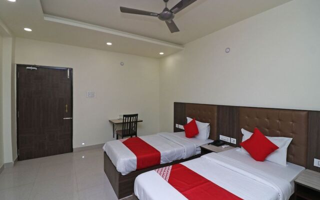 OYO 37989 Hotel Debarshi