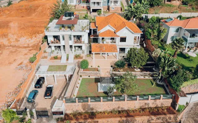 Rooftop View Apartments Rebero