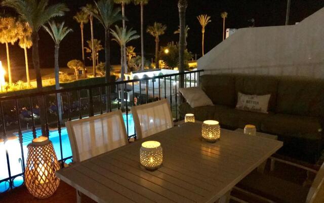 2204-Luxury apt on the beach,new,on duquesa port!