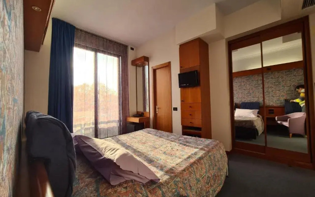 Hotel Sabra