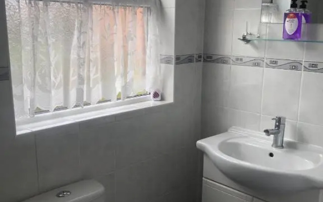 Spindrift Guest House - Adults Only