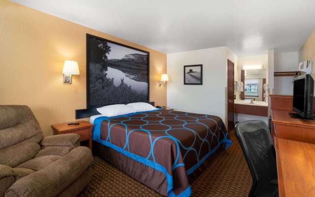 Super 8 by Wyndham Goodland