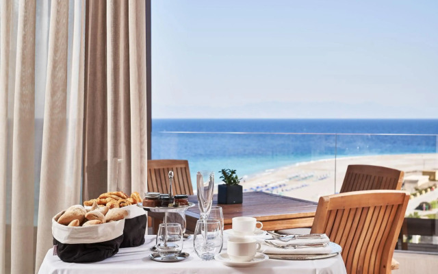 Bellevue On The Beach Suites