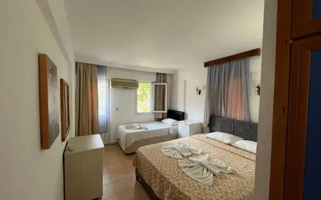 RED Hotel