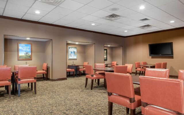 Clarion Hotel Airport