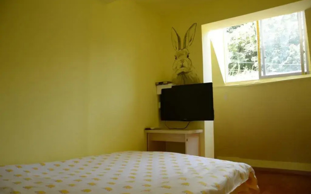 Whale Song Travel Inn