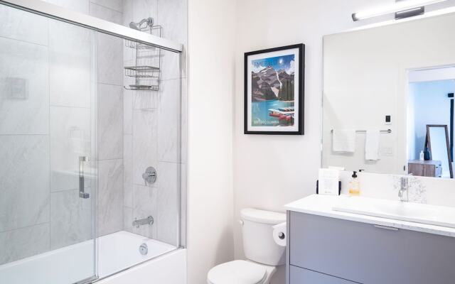 Huckin' Harry's by Revelstoke Vacations