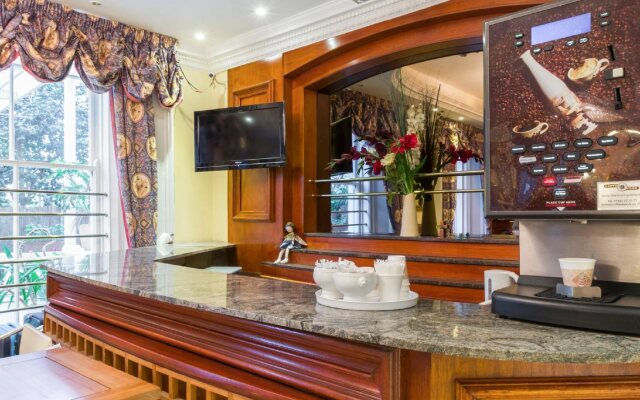 Pembridge Palace Hotel