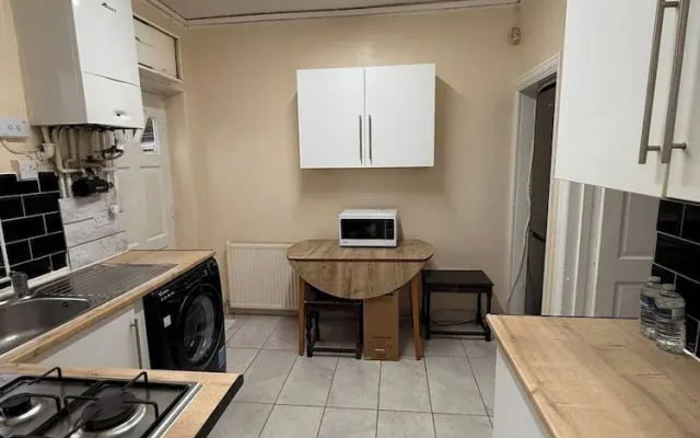 3bedroom Entire House in Stockport Town Manchester