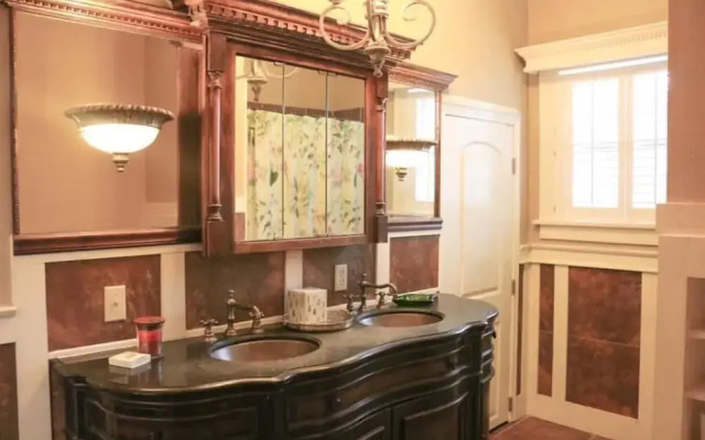 Opus House Bed and Breakfast