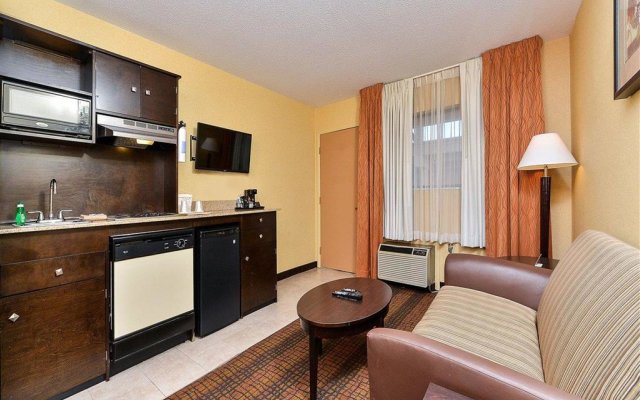 Quality Suites Tinton Falls