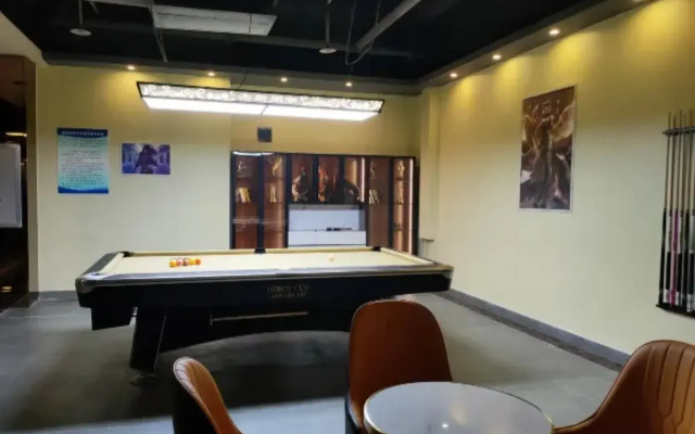 Vienna Hotel (Lingshui Center)