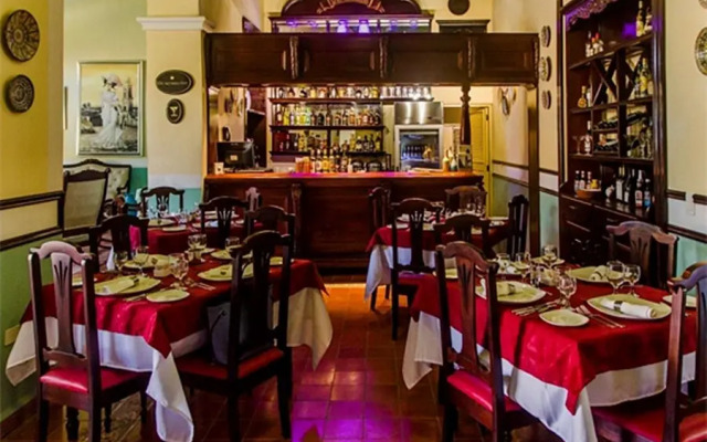 Hotel E La Calesa
