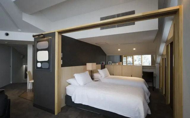The Ridge Hotel & Apartments