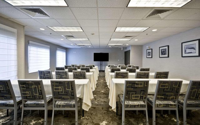 Homewood Suites by Hilton Oakland-Waterfront