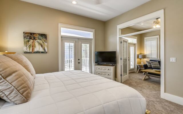 Paradise Pointe - Gorgeous 4 BR home with pool by RedAwning