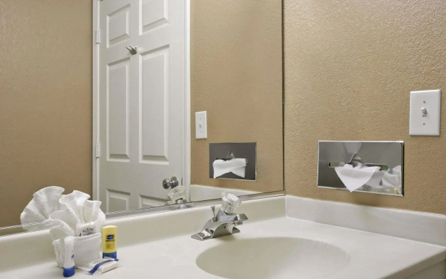 Microtel Inn & Suites by Wyndham Mineral Wells/Parkersburg