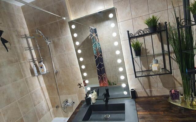 Мириады в микрорайоне Оптимистов 4/1