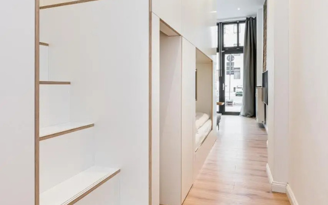 Stylish New Cube Loft II by Berlin-Wall-Apartments