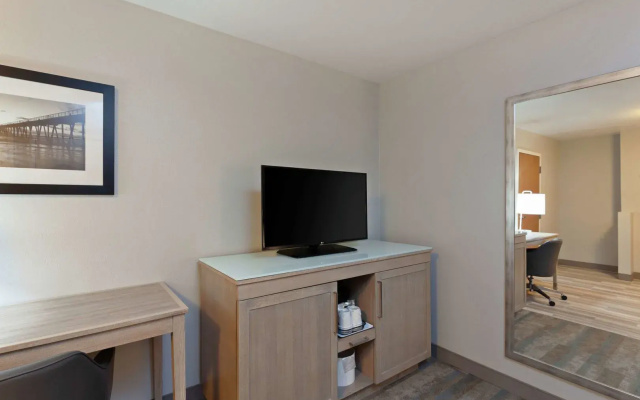Hampton Inn & Suites Hermosa Beach