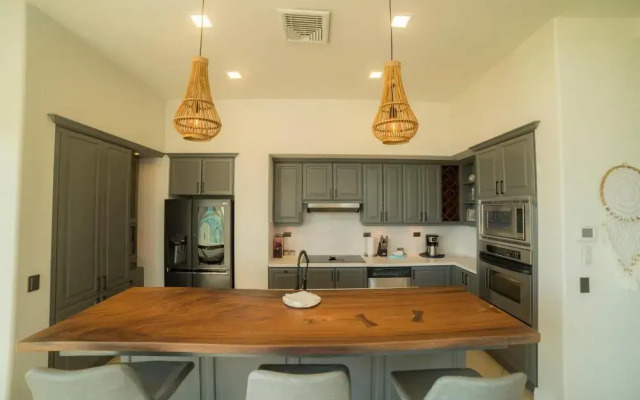 Bella Vista 4A 3 bdr 3 Bath Ocean View