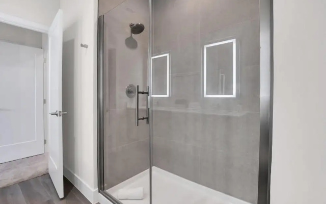 Modern 3BR Townhouse With Pool Near Disney