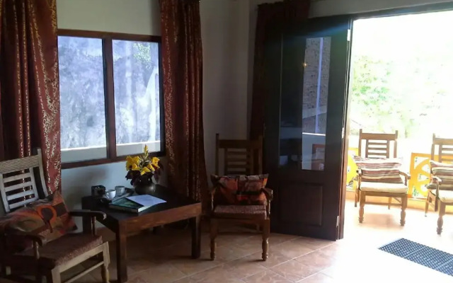 Sunil Garden Guesthouse Coffee and More