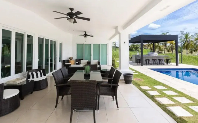 The Golf Oasis Villa by Acomodo