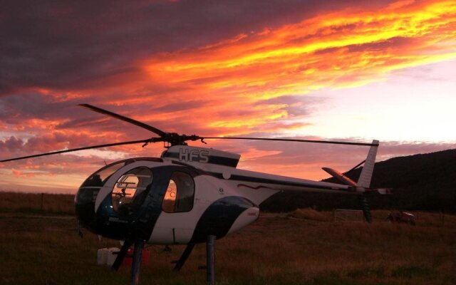 The Hollows Luxury Log Cabin