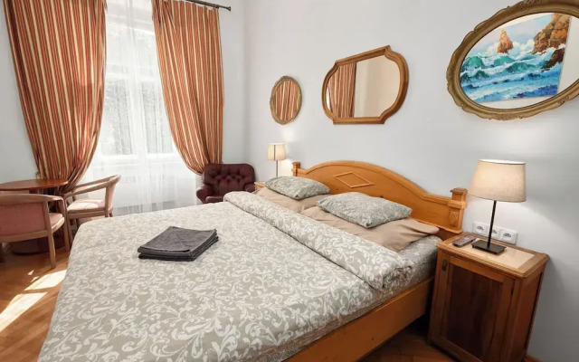 Room & Parking Assistance