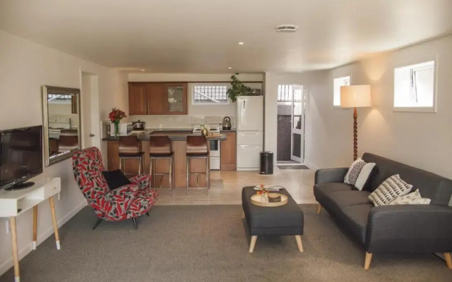 Water & City Lights Studio