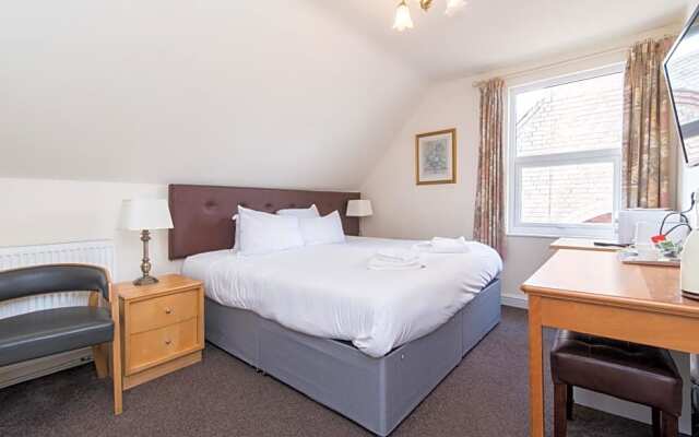 The Linden Leaf Rooms - Classy Studios