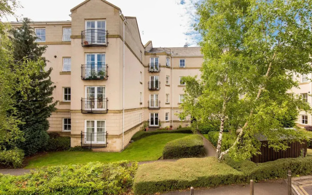 415 Huntingdon Place Apartment