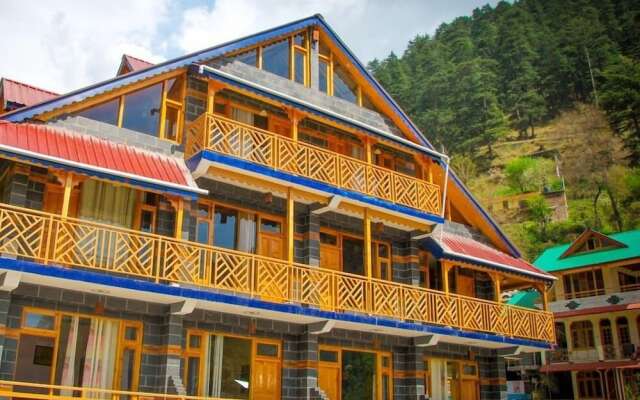 Cafe Saffron & Cottages