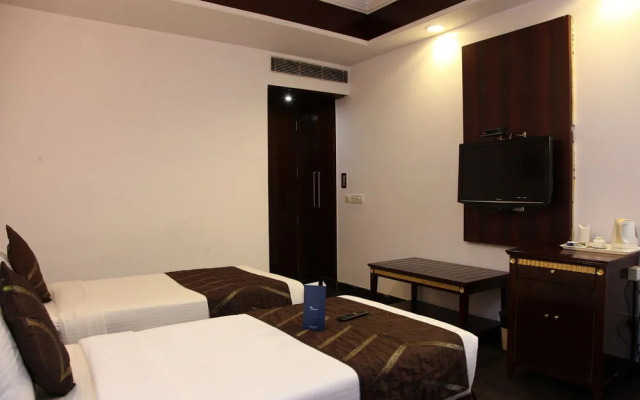 FabHotel First Star HUDA Metro