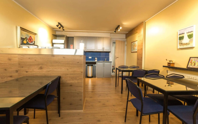 Guesthouse Garun, Skolavellir